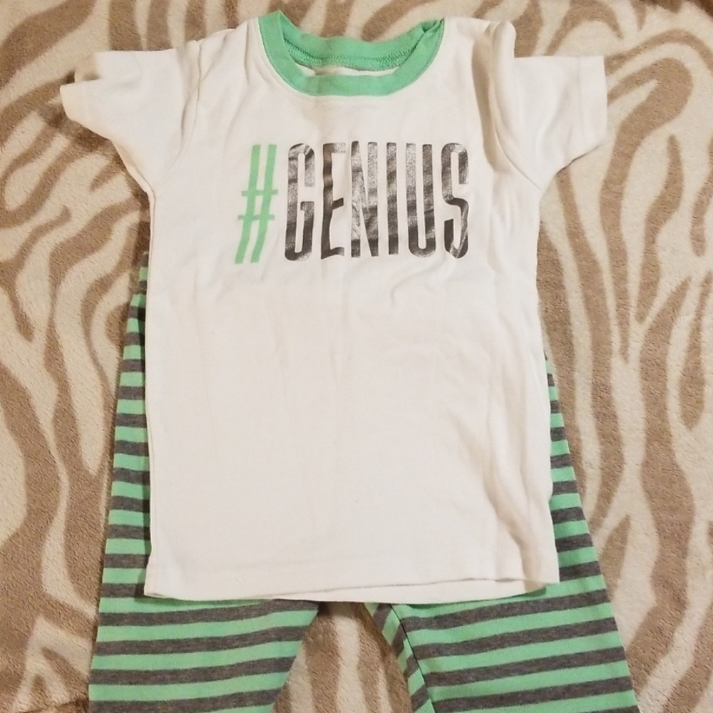 Sz 5 boys set of Carter's pjs